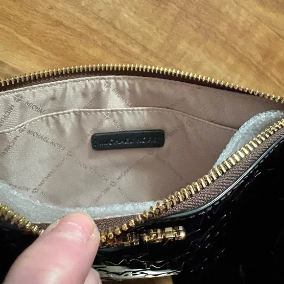 ❌Michael Kors Jet Set Zip Clutch Wristlet Glossy Black - Picture 7 of 10